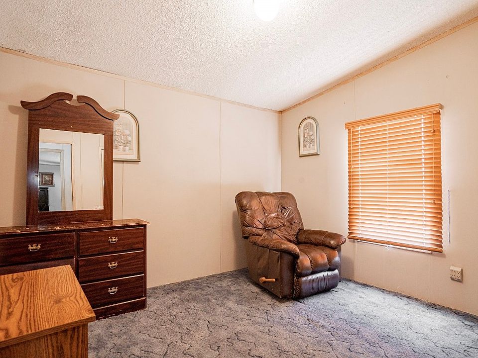 220 Prairie Trl Rhome TX Zillow