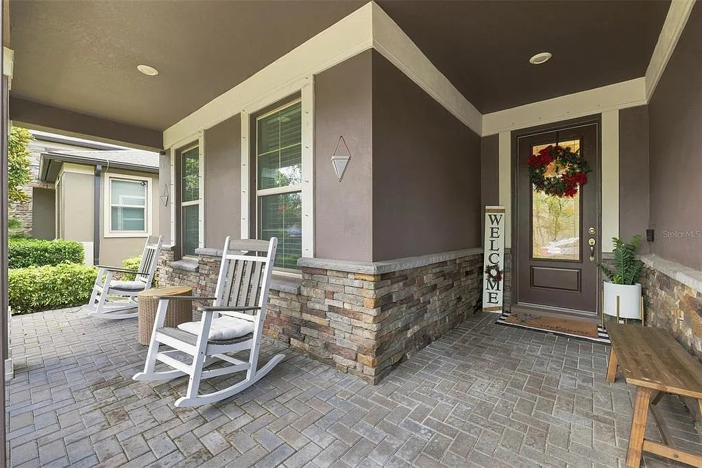 4 bed, 3.0 bath, 2844 sqft, $4,300 — Photo 3