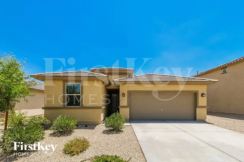 3 bed, 2.5 bath, 1710 sqft, $2,290 — Photo 1