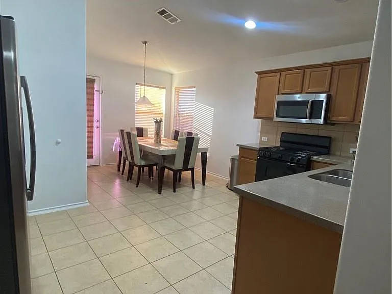 3400 Barksdale Dr — Photo 2