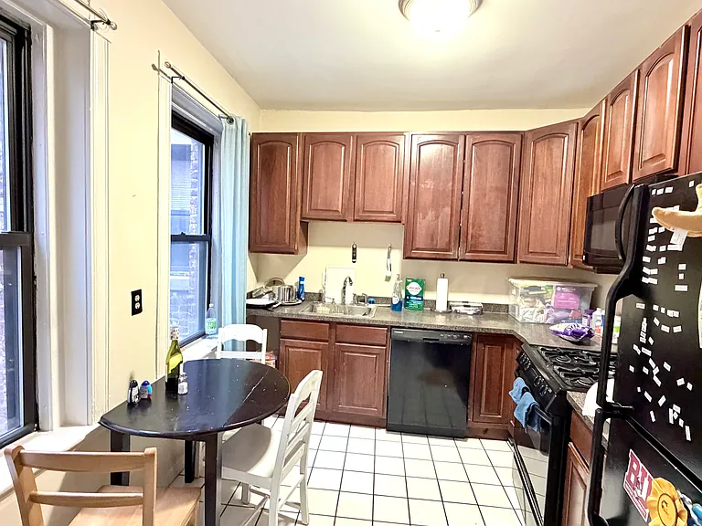 100 Linden St #8 — Photo 10