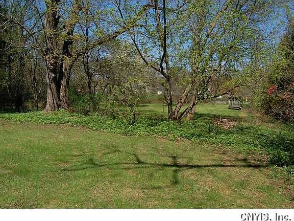 2nd image of 507 Maple Dr