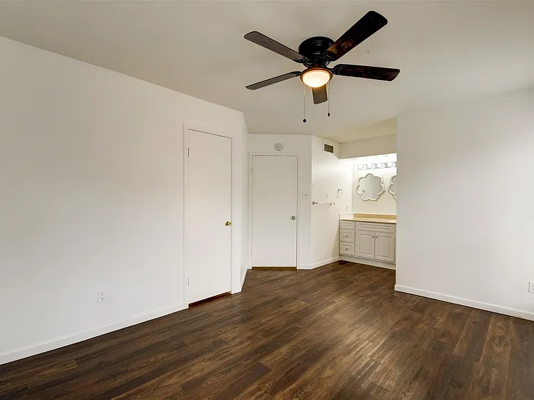 7200 W T C Jester Blvd #904 — Photo 25
