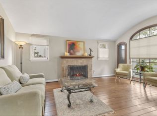 10525 Louisiana Ave, Los Angeles, CA 90025