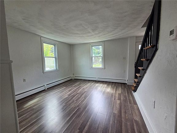 3rd image of 226 Providence St