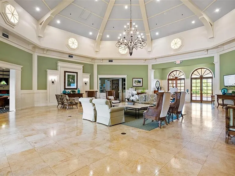 Foyer to Clubhouse