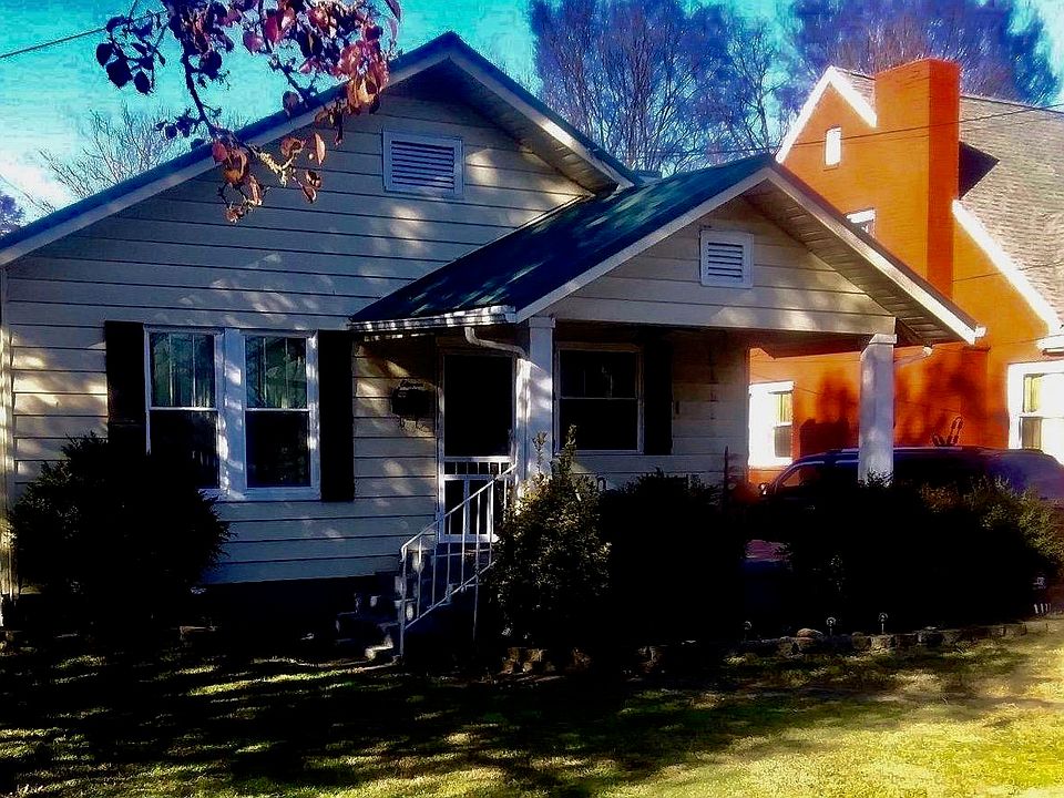 1st image of 1117 NE Melbourne Ave