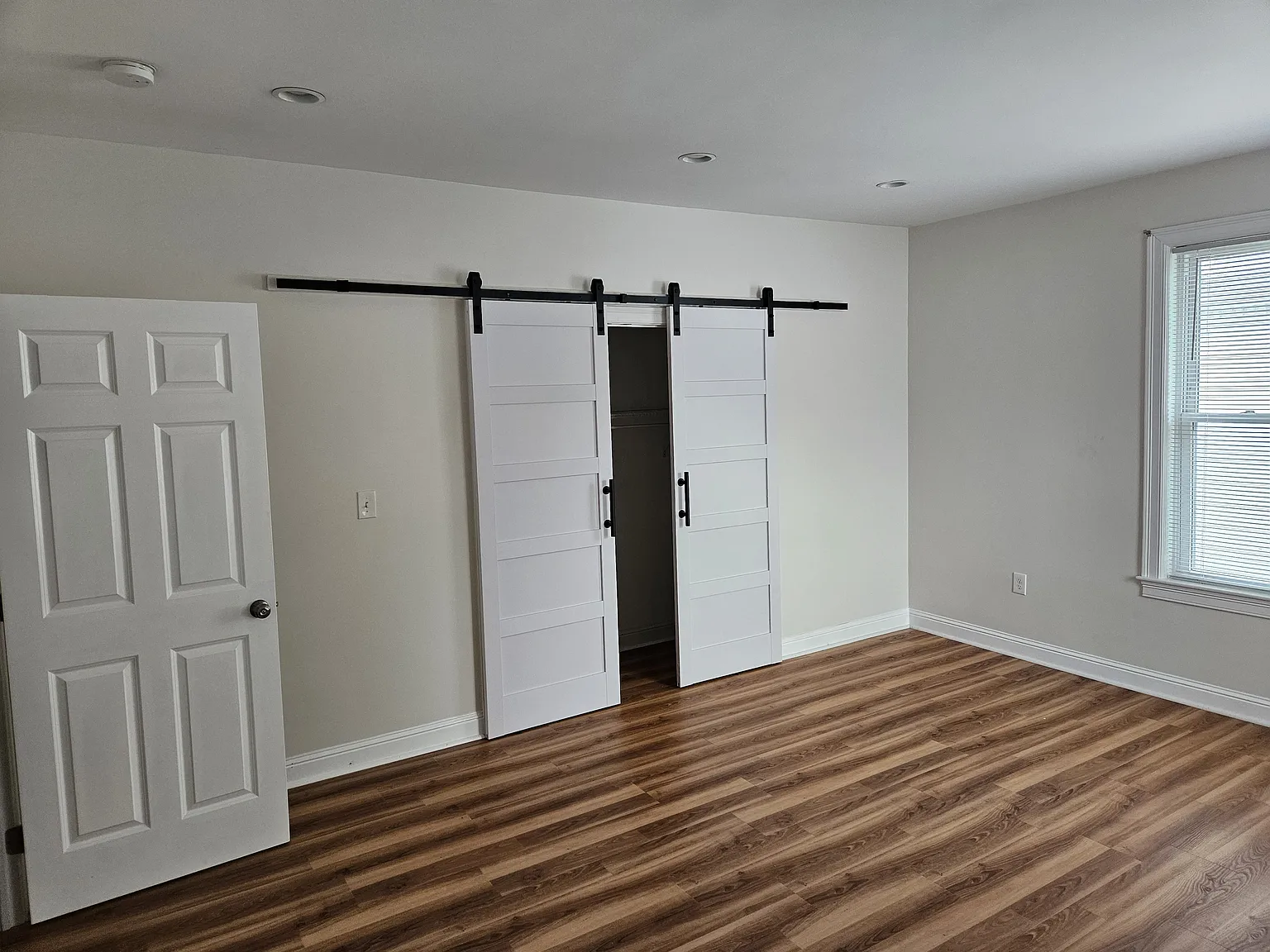 3 bed, 1600 sqft, $3,500 — Photo 3