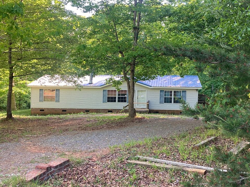 2nd image of 118 Deer Track Ln