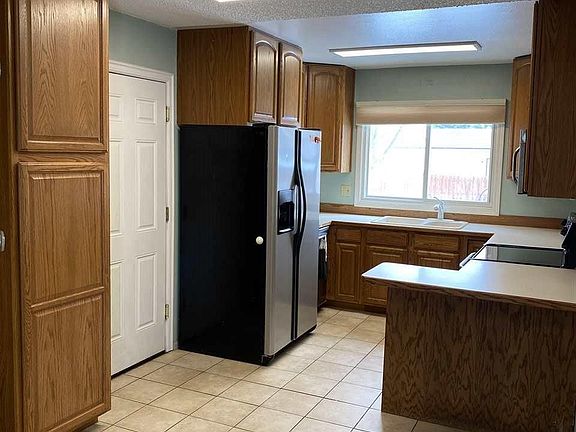 5th image of 405 Pinnacle Dr