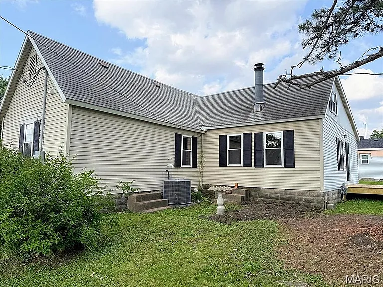 120 W Caldwell St — Photo 19