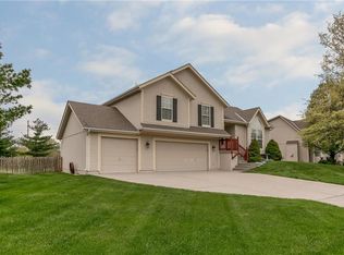 816 S Maple St, Gardner, KS 66030