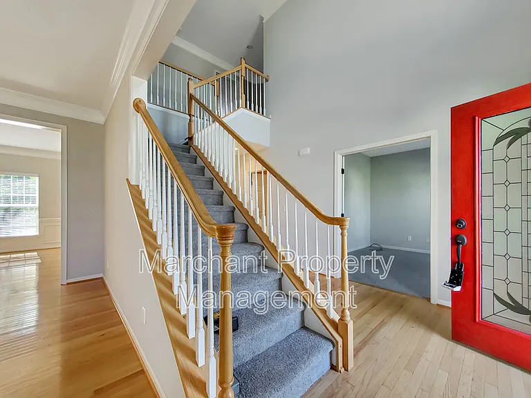 15 Silverthorn Ct — Photo 5