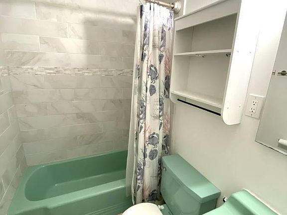 5th image of 701 Hampshire St APT 101