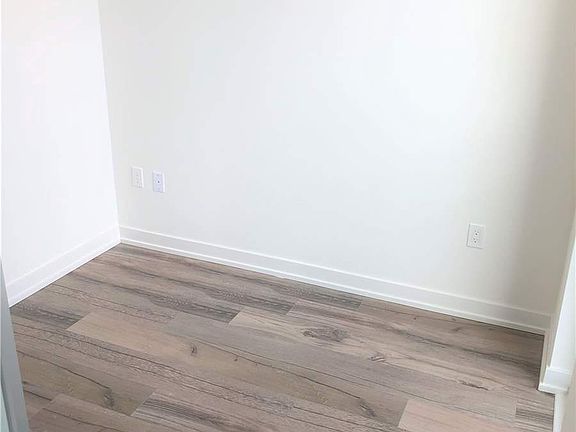 3rd image of 1 Yorkville Ave #5009