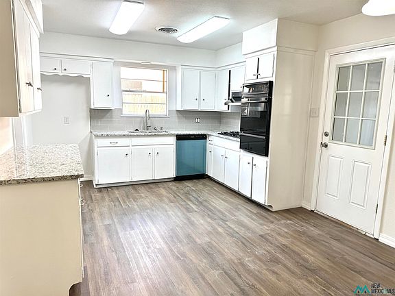 3rd image of 2912 Lore St