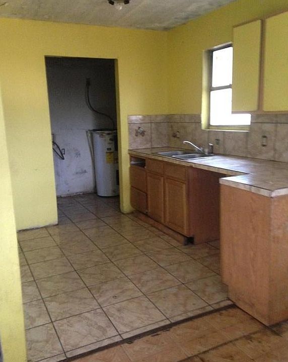 2nd image of 312 Long St