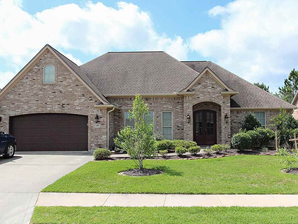 1st image of 306 Winding Brook Dr
