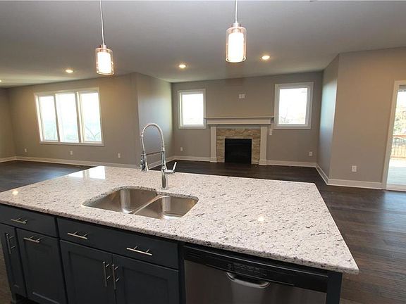 4th image of 5700 Thousand Oaks Dr