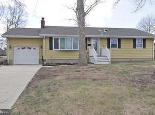 22 Woodland Rd, Bayville, NJ 08721