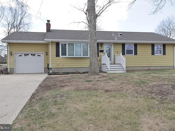 22 Woodland Rd, Bayville, NJ 08721