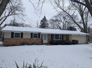903 Woodridge Dr, Rockford, IL 61108
