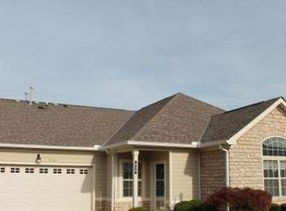 936 Villas Dr, Pataskala, OH 43062