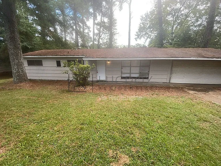 2694 Woodside Dr — Photo 1
