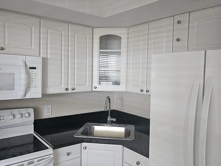 11700 Park Blvd #106 — Photo 4