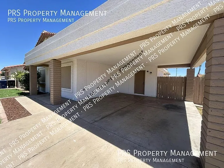 2207 W Monroe St — Photo 4