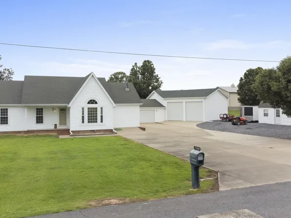 99 Jacey Blake Rd, Calvert City, KY 42029