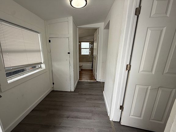3rd image of 1425 14th St W APT D