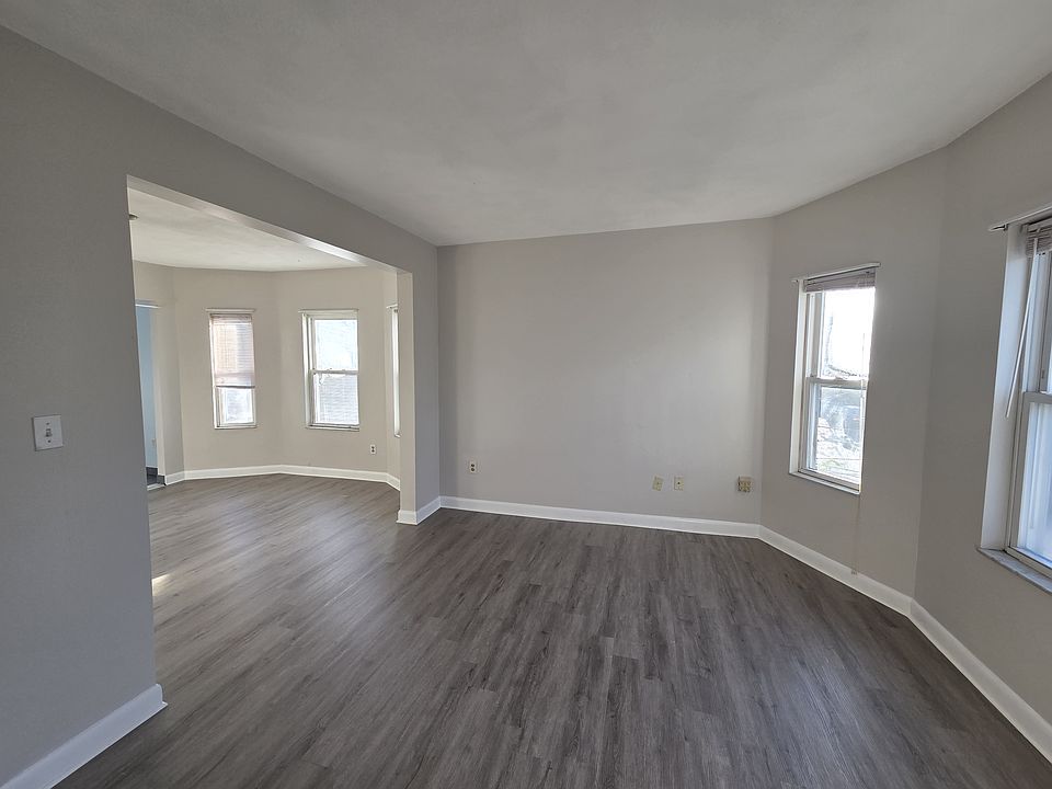 1st image of 93 Vernal St #2