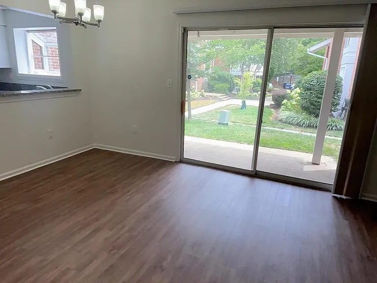 2602 S Arlington Mill Dr E — Photo 8