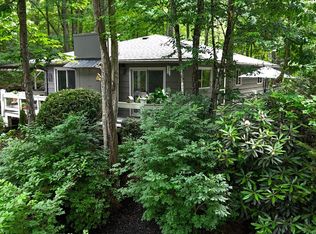 142 Wheatstone Dr, Glenville, NC 28736