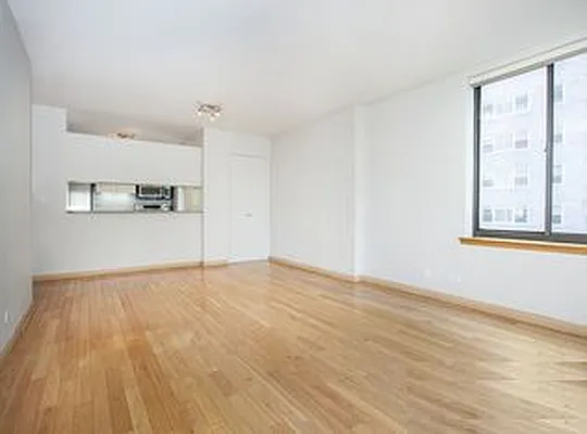 Rented by LW 21 LLC | media 49