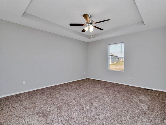 5th image of 978 Genevieve Ave