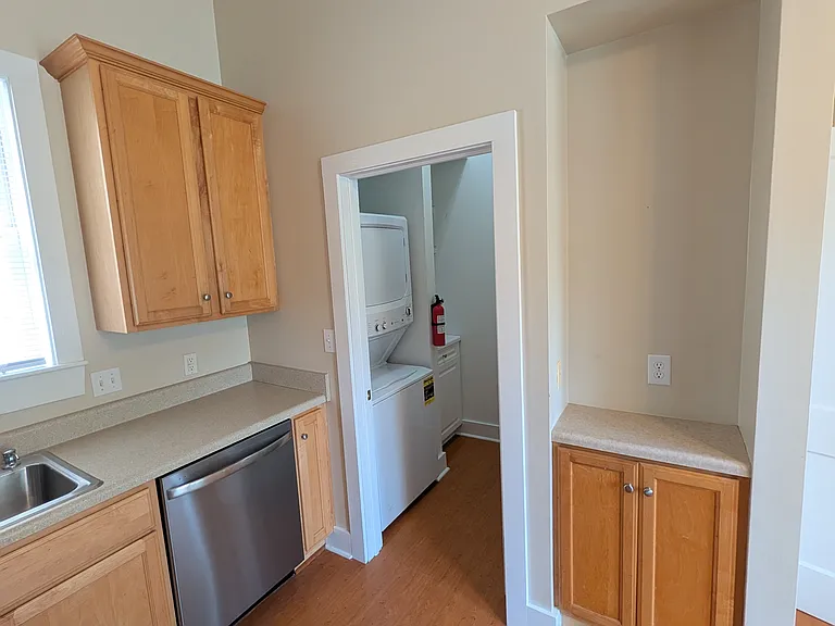 90 Beaufain St — Photo 10