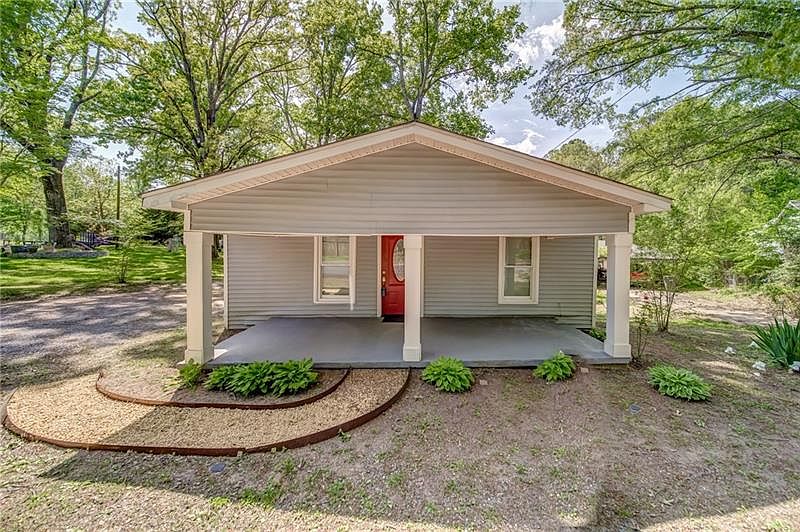 1st image of 554 N Etowah Dr