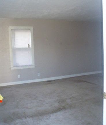 4th image of 1019 3rd Ave