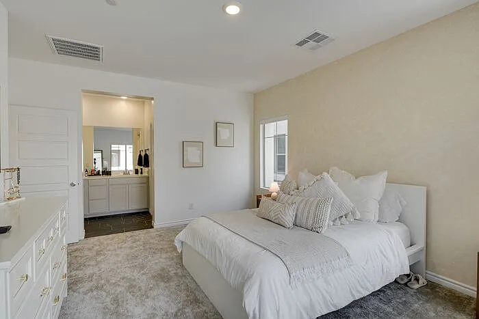 2 bed, 2.0 bath, 1448 sqft, $2,830 — Photo 4