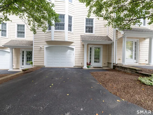 5 Parkwoods Drive #5, Norwich, CT 06360