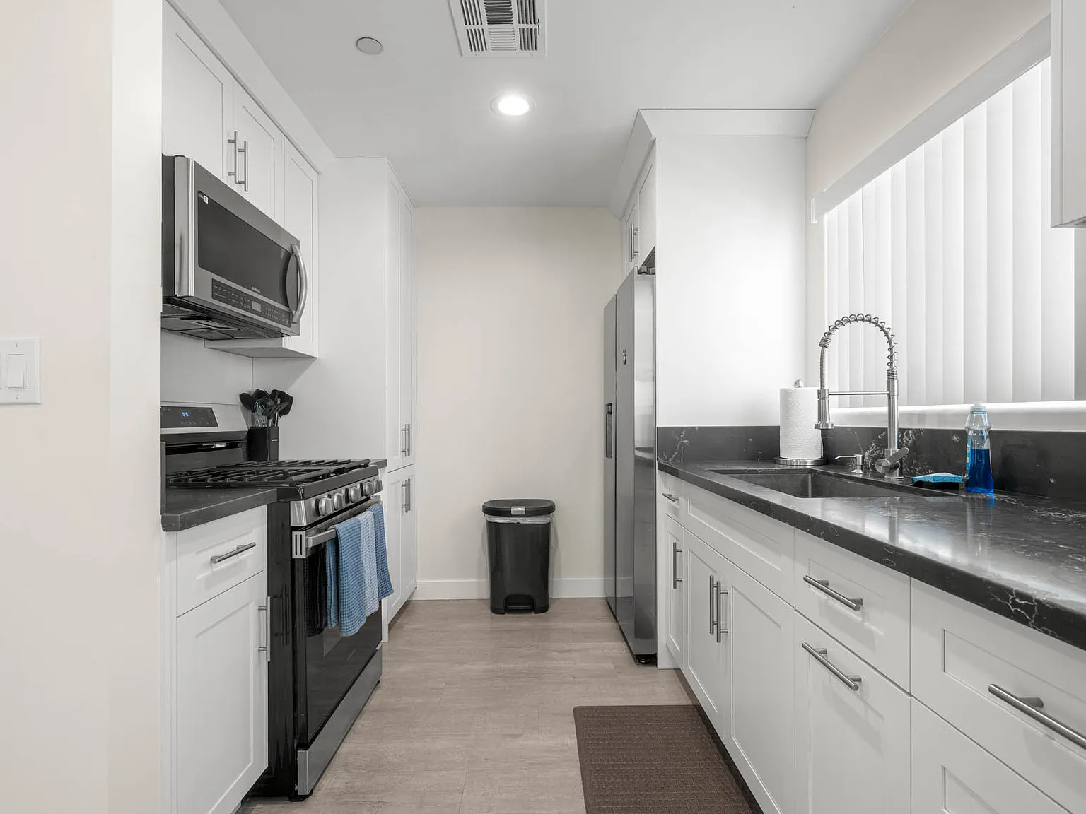 1 bed, 2577 sqft, $3,000 — Photo 2