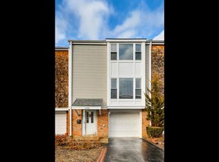 2230 Langdon Pl, Hoffman Estates, IL 60169