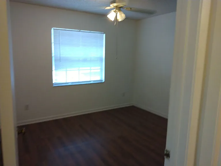5076 Wellington Rd — Photo 18