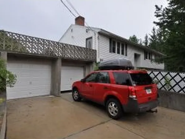 45 Eugene St, Manchester, NH 03102