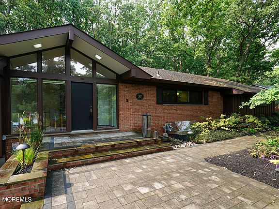 3rd image of 267 Wyckoff Road