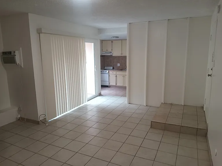 1552 N Mariposa Ave #1 — Photo 10