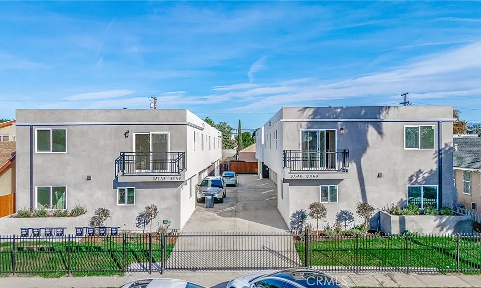 1187 E 59th Pl