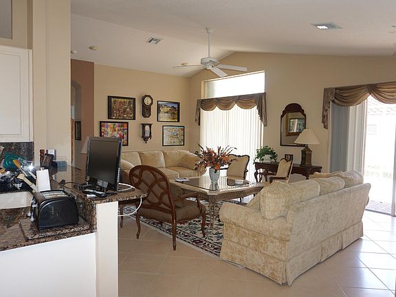 5th image of 11689 Dove Hollow Ave
